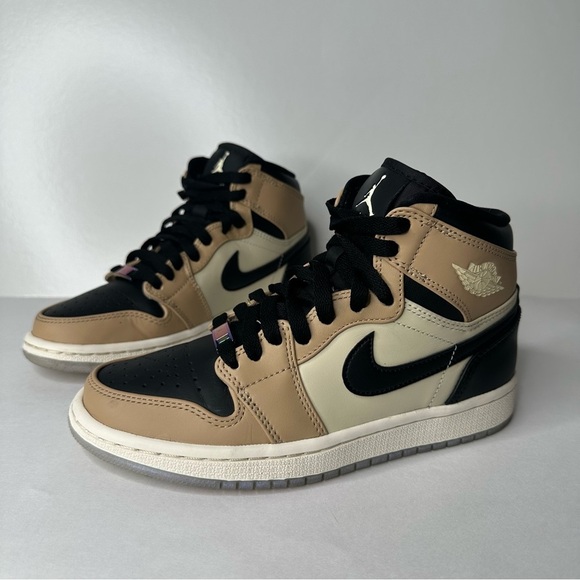 Nike Air Jordan 1 Retro High Black Mushroom (Women's) Size - Picture 1 of 8